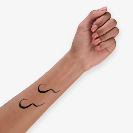 Kẻ mắt nước siêu mảnh chống nước chống lem ESSENCE Super Fine Brush Liner Waterproof 0,7g